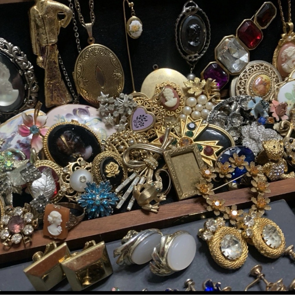 ⚜️ Belle du Jour Blowout ⚜️ 3 LB Jewelry Jackpot – Dainty to Dramatic!